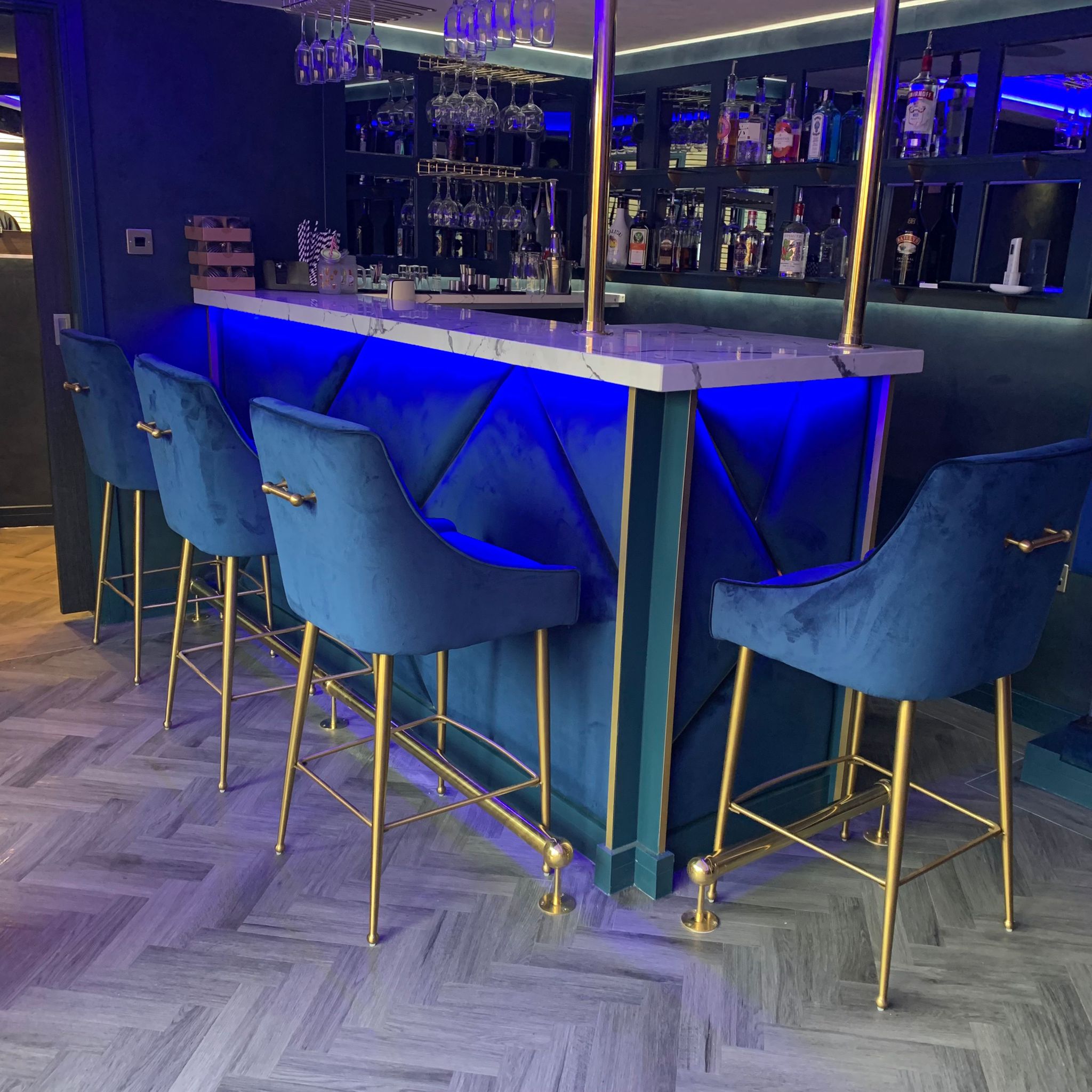 Anthony Martin Bespoke is a furniture manufacturer specialising in bespoke beds, sofas, wardrobes, fixed seating, kitchens, upholstery & soft furnishings in Leeds, Bradford, Harrogate, Wakefield, Halifax & Huddersfield. Visit anthonymartinbespoke.co.uk