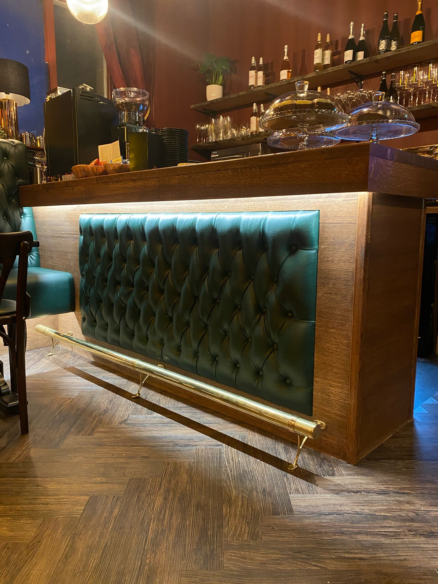 Anthony Martin Bespoke is a furniture manufacturer specialising in bespoke beds, sofas, wardrobes, fixed seating, kitchens, upholstery & soft furnishings in Leeds, Bradford, Harrogate, Wakefield, Halifax & Huddersfield. Visit anthonymartinbespoke.co.uk